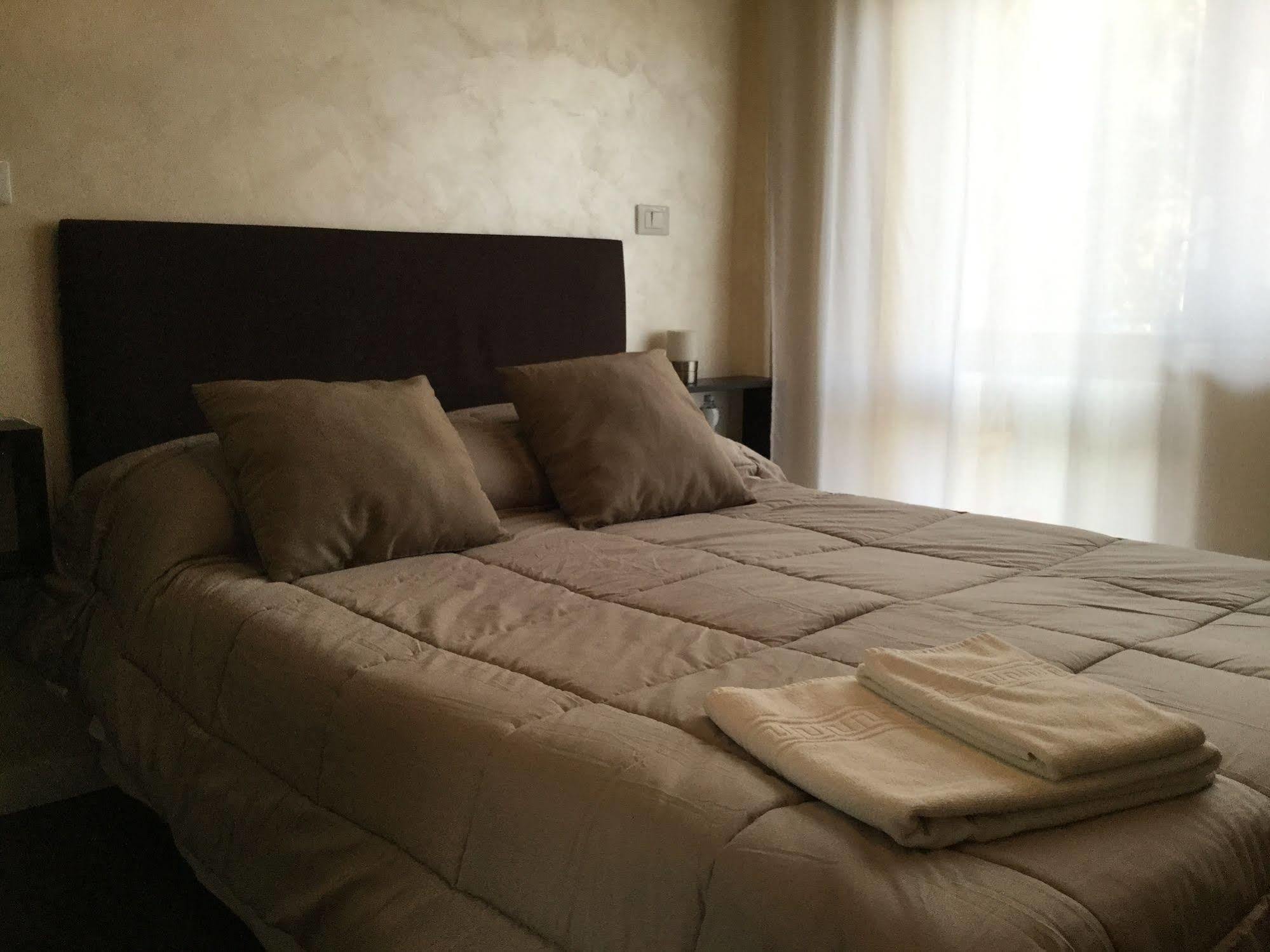 Domus Corso Umberto 18 B&B Pescara Exteriör bild